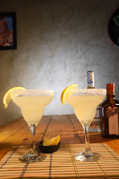 Delizioso Rinfrescante Margarita Con Tequila Limone Ghiaccio Bevanda Alcolica — Foto Stock