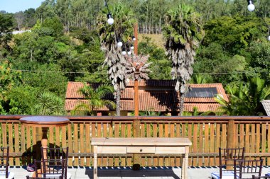 Doku arkaplanı kullanımı için bulanık arkaplanı olan dini sunak tablosu.