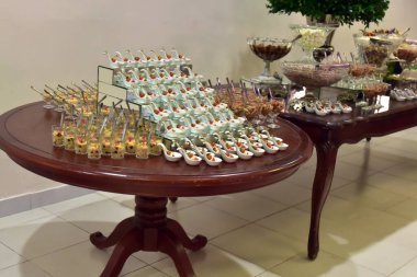 parmak yiyecekleri küçük kavanozlar içinde yiyecekler, bireysel