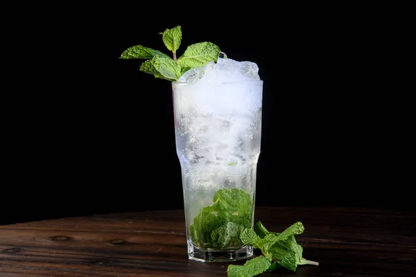 Orzeźwiający Napój Alkoholowy Cozumel Mojito Tequilą Gin Soda Cytryna Mięta — Zdjęcie stockowe
