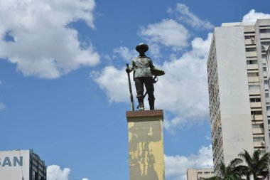 Goiania Goias Brezilya Bandeirante Bartolomeu Bueno anıtı, Anhanguera, Gois kaşifi, tarihi miras.