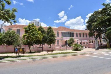 Goinia, Goias, Brezilya, Goiania saat kulesi, şehir meydanı, tarihi miras, sanat deco mimarisi.