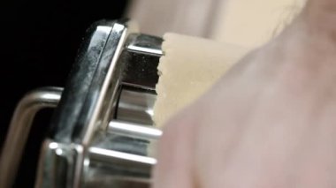 Makarna makinesiyle ev yapımı makarna hazırlıyorum.. 