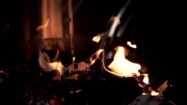 Burning fireplace in slow motion. — Stock Video