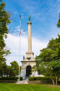 Bloomington, Illinois 'de savaş anıtı.