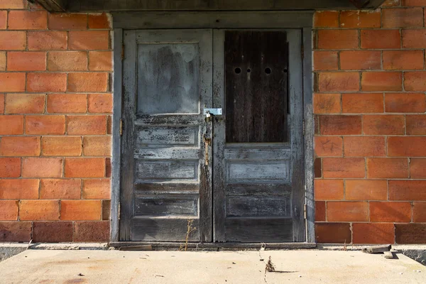 Porte Chiuse Vecchio Edificio Nel Midwest — Foto Stock