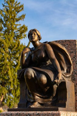 Elmwood, Illinois / ABD - 19 Kasım 2020: Foote Angel 'ın ünlü heykeltıraş / sanatçı Lorado Taft' ın mezarındaki kopyası.