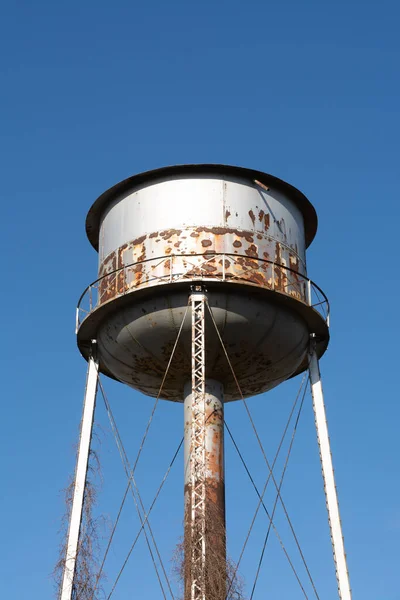 Torre Dell Acqua Arrugginita Nella Piccola Città Del Midwest Amboy — Foto Stock
