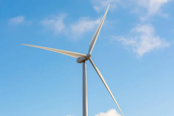 Industrielle Windmühle Ländlichen Illinois Mit Blauem Himmel Und Wolken Hintergrund — Stockfoto