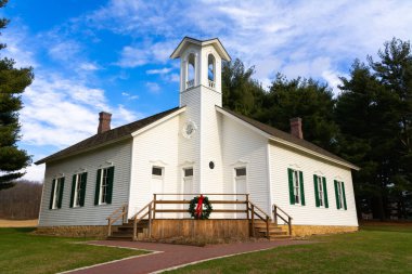 Oregon, Illinois / ABD - 23 Kasım 2020: Öğleden sonra aydınlığında eski Chana Okulu.