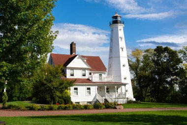 Kuzey Noktası Deniz Feneri güzel bir sonbaharda. Milwaukee, Wisconsin, ABD