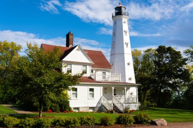 Kuzey Noktası Deniz Feneri güzel bir sonbaharda. Milwaukee, Wisconsin, ABD