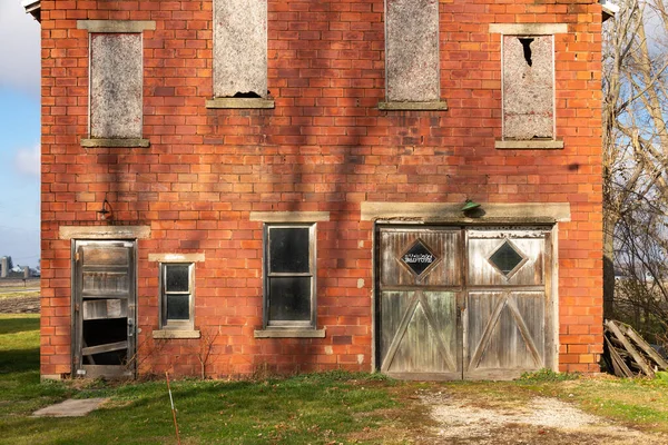 Old Brick Building Rural Town — Stock Photo, Image