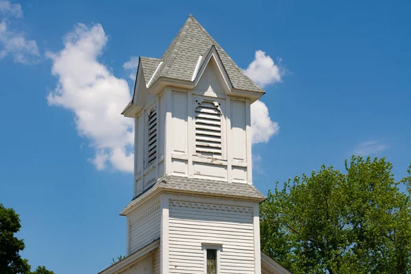 Gamla Vita Träkyrkan Vacker Våreftermiddag Yorkville Illinois Usa — Stockfoto