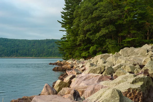 Soluppgång Längs Tumbled Rocks Trail Vacker Sommarmorgon Devil Lake State — Stockfoto