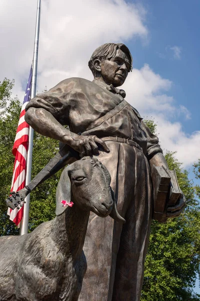 Galesburg Illinois United States August 19Th 2021 Carl Sandburg Statue — Stock Photo, Image