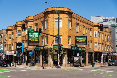 Chicago, Illinois - Amerika Birleşik Devletleri - 6 Nisan 2025: Şikago, Illinois, ABD Bucktown semtinde dış bina.