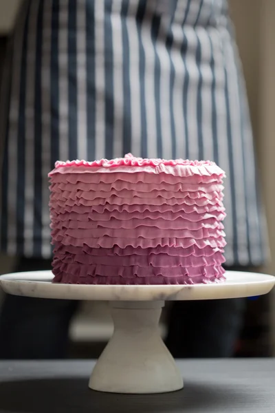 Gâteau sur un stand — Photo