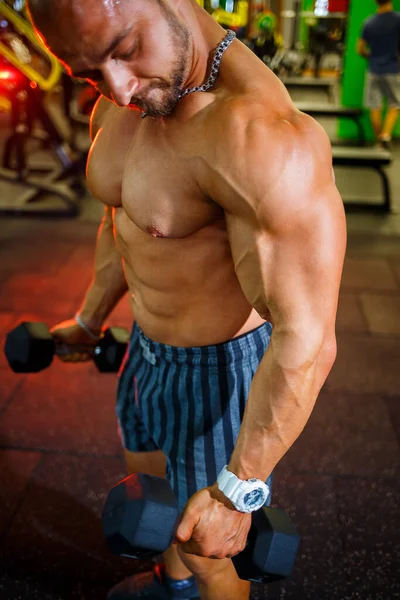 Big Muscular Man Naked Torso Dumbbells His Hands Man Gym — Stock Photo, Image