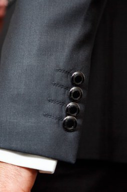 Düğün gününde damadın aksesuarları.