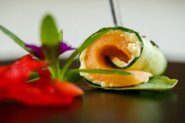 Lokantadaki lezzetli yemekler tabakta