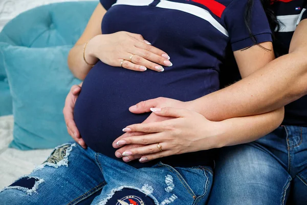 Bela Barriga Grávida Uma Menina — Fotografia de Stock