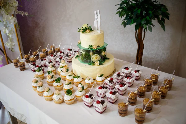 Beautiful Delicious Cakes Festive Day — Stock Photo, Image