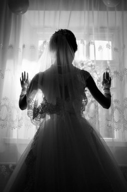 Gelin için gelinlik çok güzel.