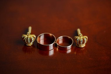 Düğün günü erkek düğün aksesuarları.