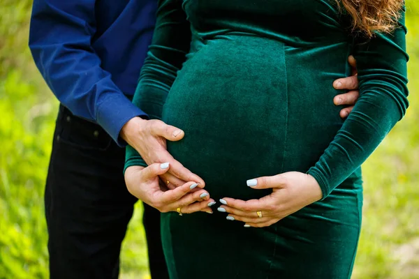 Mooie Zwangere Buik Van Een Meisje — Stockfoto