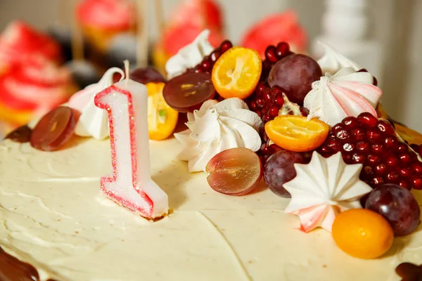 Süße Schöne Kuchen Und Andere Süßigkeiten Zum Kindergeburtstag — Stockfoto