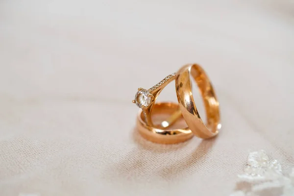 Anillos Boda Oro Para Los Recién Casados Día Boda — Foto de Stock