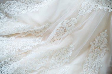 Gelin için güzel bir elbise.