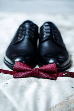 Düğün günü erkek düğün aksesuarları.