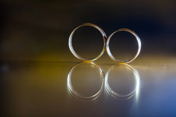 Goldene Eheringe Für Brautpaare Hochzeitstag — Stockfoto