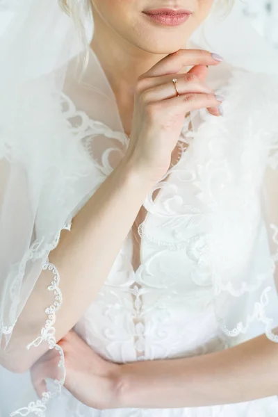 Gold Wedding Rings Hands Newlyweds — Stock Photo, Image