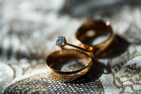 Anillos Boda Oro Para Los Recién Casados Día Boda —  Fotos de Stock