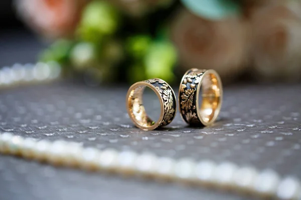 Golden Wedding Rings Newlyweds — Stock Photo, Image