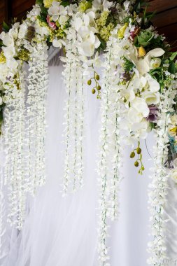 Yeni evliler için düğün süslemeleri.