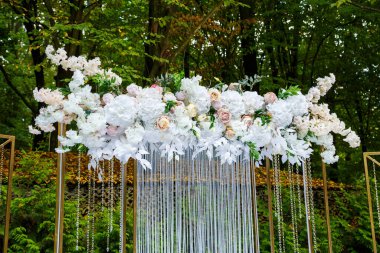 Düğün gününde güzel bir dekor.