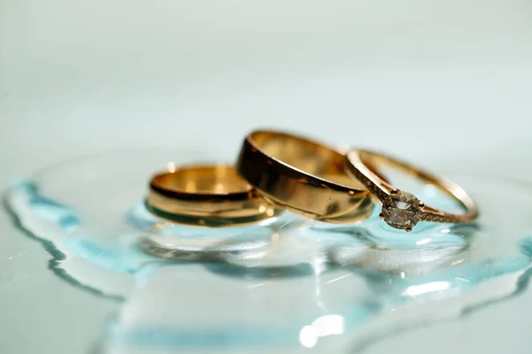 Goldring Mit Stein Hochzeitstag Der Braut — Stockfoto