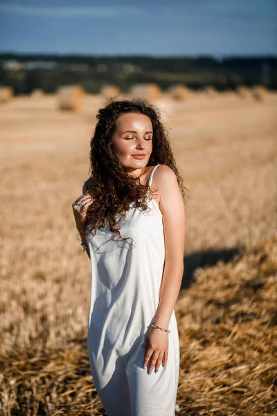 Portrait Young Curly Woman Wheat Field Wheat Mown Sheaves Standing — Stock Photo, Image