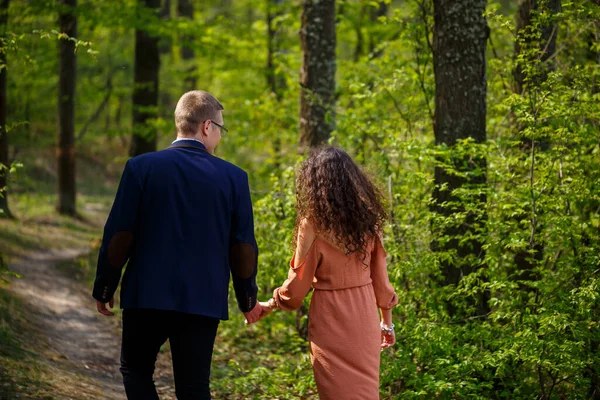 Romantic Walk Young Couple Green Forest Warm Spring Weather Guy — Stock Photo, Image