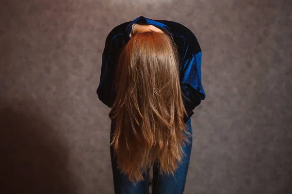 Girl Blue Sweater Grey Background Have Beautiful Hair She Poses — Stock Photo, Image