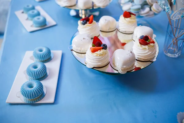 Süße Cupcakes Und Kuchen Für Ein Kinderfest Süßwaren — Stockfoto