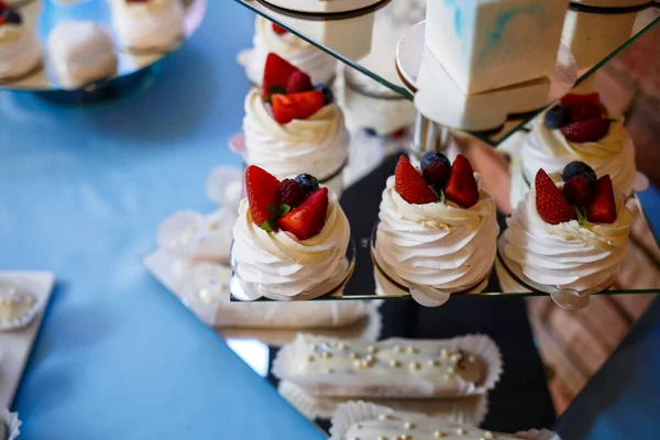 Söta Muffins Och Kakor Till Barnkalas Konfektyrer — Stockfoto