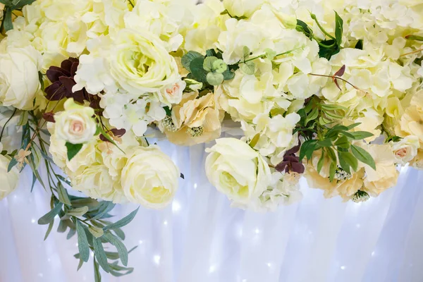 Decoración Boda Hecha Flores Tela Hermosas Decoraciones Para Recién Casados — Foto de Stock