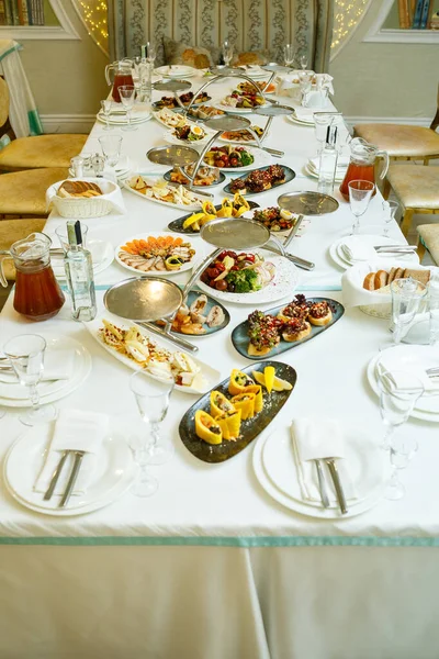 Delizioso Piatto Sul Tavolo Del Buffet Antipasti Freddi Dello Chef — Foto Stock