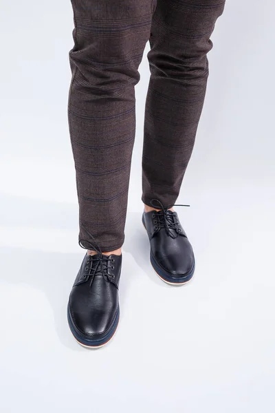 Мужчина Носит Классические Черные Туфли Натуральной Кожи Кружеве Обувь Мужчин — стоковое фото