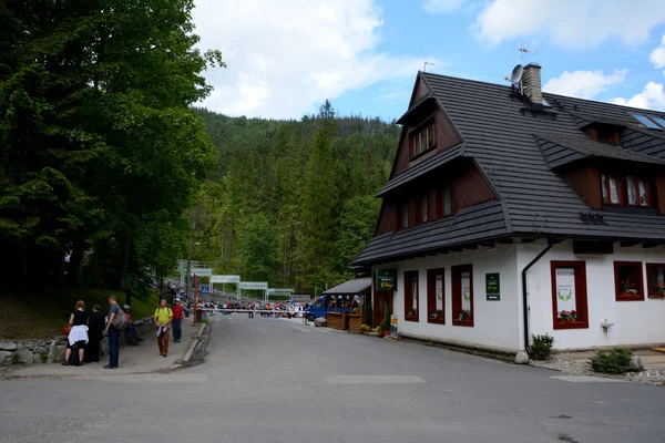 Ulice v Kuznice nedaleko Zakopane v Polsku — Stock fotografie